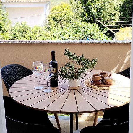 Family Apartment B&B Биоград-на-Мору Экстерьер фото